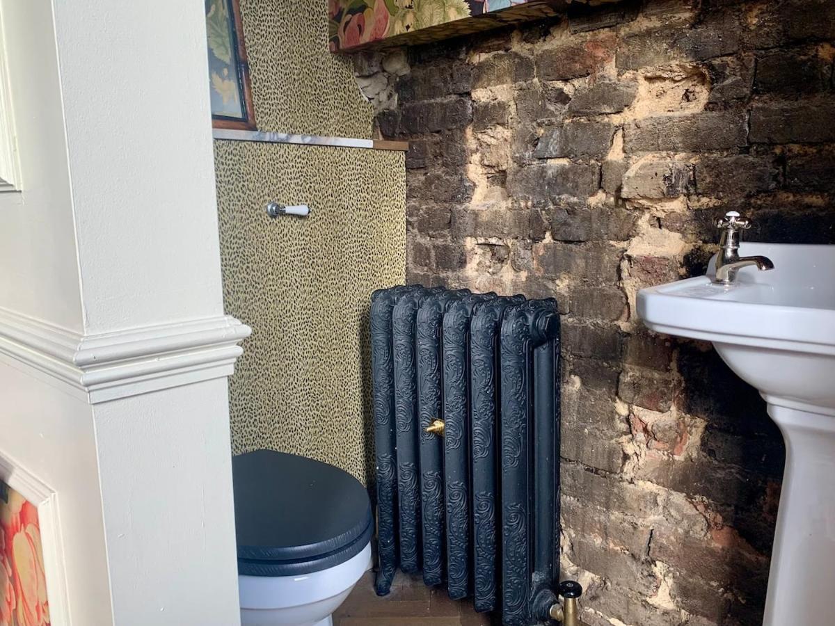 Luxury Town House In The Heart Of Clapton *